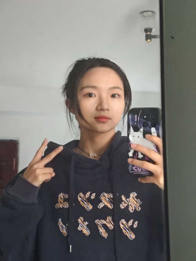 Selfie no espelho usada como referência